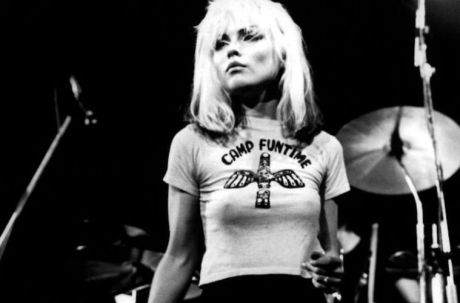 Η πυρετώδης ζωή της Ντέμπι Χάρι μέσα από το νέο βιβλίο «Face it»