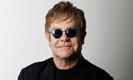 O Elton John στο ραδιόφωνο του BBC μιλάει για όλα