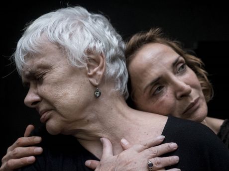 Η Εξήμερωση του Δημοσθένη Παπαμάρκου σε Σκηνοθεσία Γεωργίας Μαυραγάνη έρχεται στη Στέγη