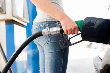 Έβαλε βενζίνη αντί diesel και έκαψε το αυτοκίνητο