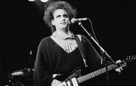 Αποστασιοποιείται από το Γοτθικό ροκ ο Robert Smith των Cure