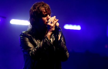 Νέο τραγούδι των The Strokes, ‘The Adults Are Talking’