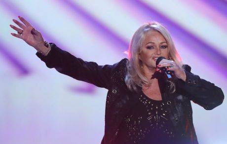 H Bonnie Tyler θα τραγουδήσει το Total Eclipse με πραγματική έκλειψη