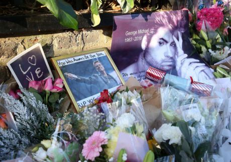 George Michael: 100 εκατ. λίρες στα βαφτιστήρια του