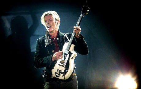 Κυκλοφορεί ξανά σε βινύλιο τον Απρίλιο το Aladdin Sane του David Bowie