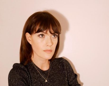 Guenno τραγουδάει σε αρχαία γλώσσα της Ουαλίας και μας αρέσει