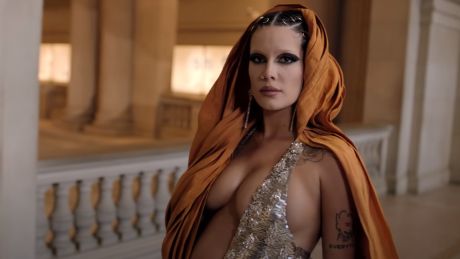 Το νέο άλμπουμ της Halsey με παραγωγούς τους Trent Reznor & Atticus Ross