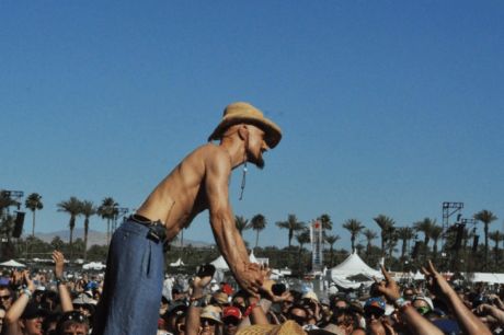 Νέες Μουσικές: Ποπ + Ροκ, Χιπ Χοπ, ηλέκτρονικά vibes, φανκ και πούπουλα...