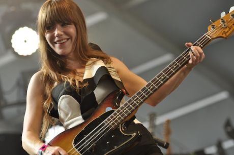 H Jenny Lewis στο Late Late Show