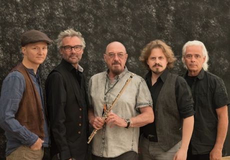 Η κρίση της αστεγίας στο νέο κλιπ των Jethro Tull