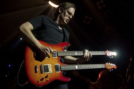 O Joe Bonamassa 12 ετών παίζει κιθάρα και 'ανοίγει' συναυλία του BB King