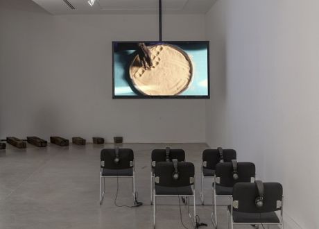 Kader Attia: The Objects (Οι κληρονομιές του σώματος, Μέρος Α’: Τα αντικείμενα) 