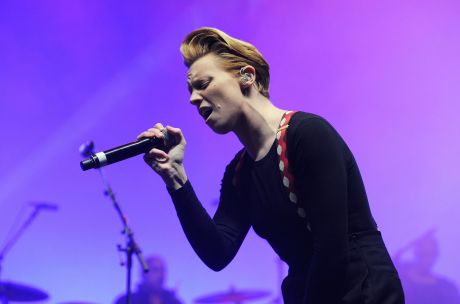 Βulletproof-La Roux