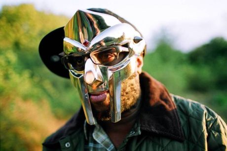 Πέθανε 49 ετών ο μασκοφόρος ράπερ MF DOOM