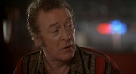 O Michael Caine τραγουδά το It's Over του Roy Orbison