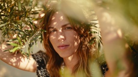 Melody's Echo Chamber - Looking Backward 