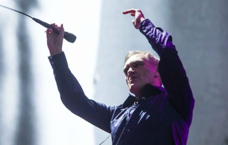 O Morrissey στην νυχτερινή εκπομπή του James Corden