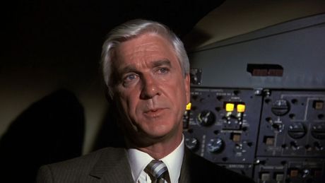 9 κωμωδίες με τον Leslie Nielsen...