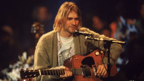 6 εκατ. δολάρια πουλήθηκε η διάσημη «Unplugged» κιθάρα του Kurt Cobain