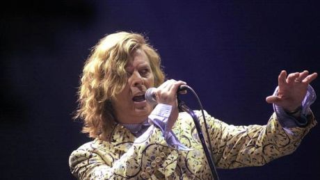 David Bowie - Heroes (Live at Glastonbury Festival 2000)