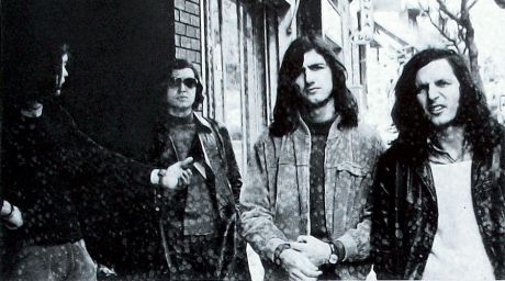 Ο Γιάννης Πετρίδης αποχαιρετά τον Γιάννη Σπάθα