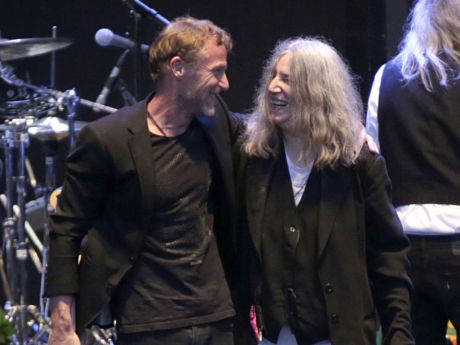 H Patti Smith δίνει συμβουλές σε νέους & διαβάζει Jo Nesbø 