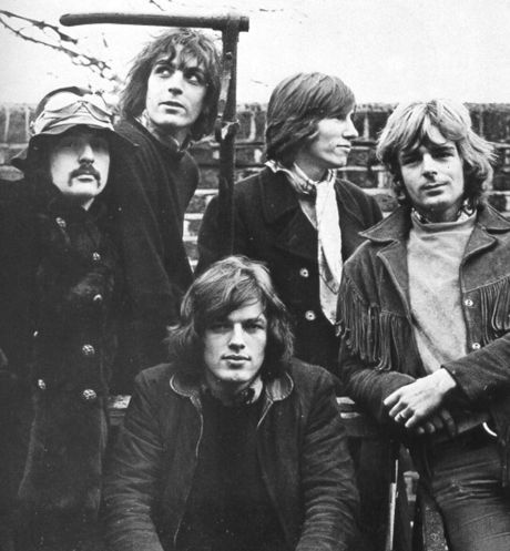 "Us & Them" ανέκδοτη live ηχογράφηση από το 1974 και Playlist στο Spotify