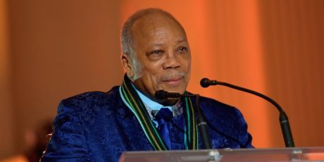 Ο Quincy Jones απολογείται γι' αυτά που είπε...