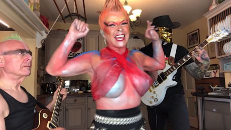 Robert Fripp, Toyah “Pretty Vacant”