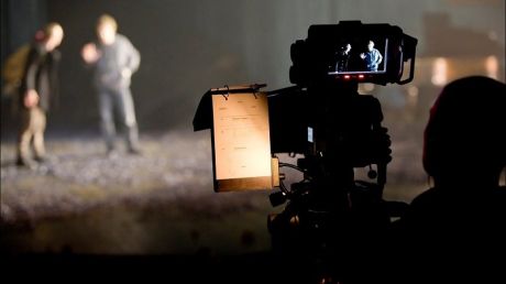 Το Εθνικό Θέατρο της Αγγλίας ανεβάζει online παραστάσεις της τελευταίας δεκαετίας