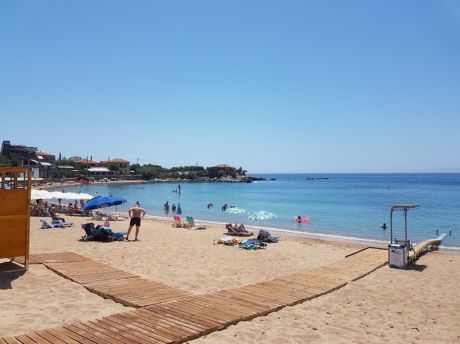'Τα παίρνουμε' από Μητσοτάκη, Τσίπρα, εμβόλια επειδή γράφουμε γι' αυτά, εσείς που σας ενημερώνουμε και δεν βοηθάτε ούτε με 1 λεπτό του Ευρώ μας λαδώνετε; 