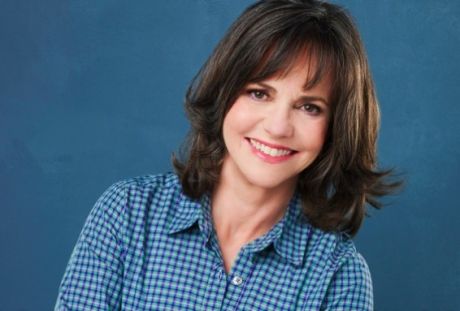 Sally Field γλυκιά και αγαπημένη, έγινε 75 ετών