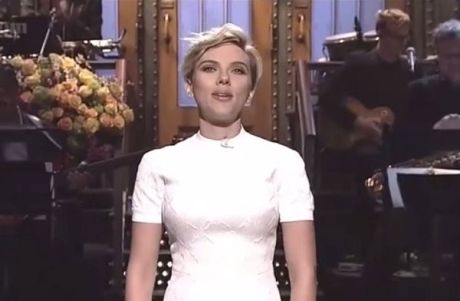 Η Scarlett Johansson στο Saturday NIght Live 