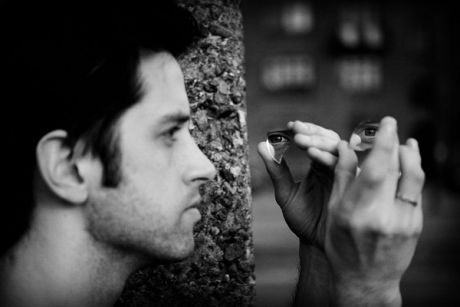 Ο Δανός συνθέτης 'Σίμον Στην-Άντερσεν' έρχεται με τη σκηνοθετημένη νύχτα του στην κεντρική σκηνή της Στέγης 