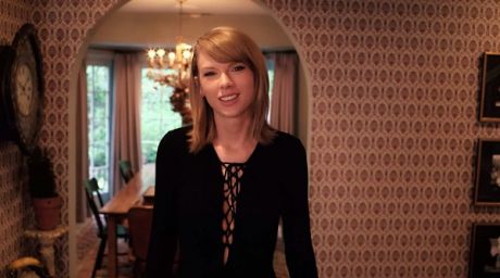 Η Taylor Swift απαντά σε 73 ερωτήσεις...