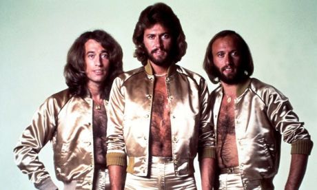 Πέρασαν 44 χρόνια - Staying Alive - Bee Gees