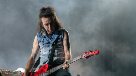 Παραμένει μέλος των Cure o μπασίστας Simon Gallup