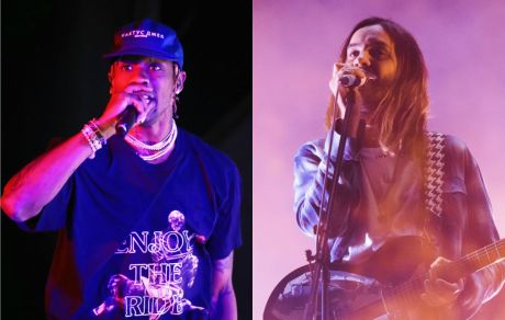 O Travis Scott στο Saturday Night Live μαζί με καλλιτέχνες του ροκ