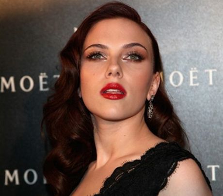 10 υπέροχα χτενίσματα της Scarlett Johansson...