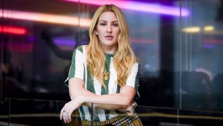 Εκπληκτικό ρεκόρ της Ellie Goulding με το River που έγινε Νο 1 στην Αγγλία