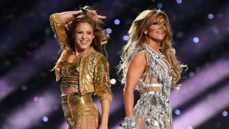 Shakira, Jennifer Lopez ενθουσίασαν στο Super Bowl
