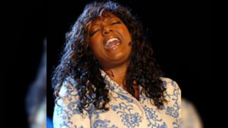 Denise Johnson: πέθανε ξαφνικά, είχε συνεργασίες με Primal Scream, New Order και γκρουπ του Μάντσεστερ