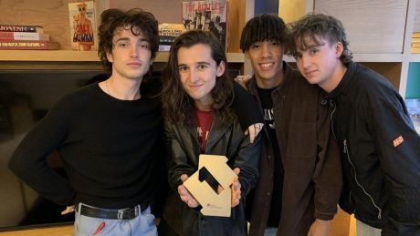 Πώς αλλάζουν οι καιροί, Νο 1 στην Αγγλία ο γιος του Bono με τους Inhaler