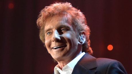O Barry Manilow δήλωσε ότι είναι gay
