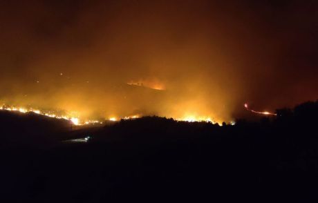 Πύρινος εφιάλτης. Φωτιά στην Αττική, τι έγινε την νύχτα, Σε Αφίδνες και Κρυονέρι τα κύρια μέτωπα