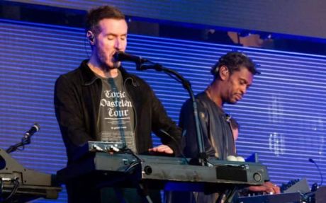 Massive Attack: Σαν παιδιά μεταναστών είμαστε απογοητευμένοι από την κατάσταση