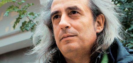 Αγγελάκας: Εγώ ονειρεύοµαι να παίζω σε κόσµο, δεν έχω καµιά όρεξη να παίζω σε κάµερες...