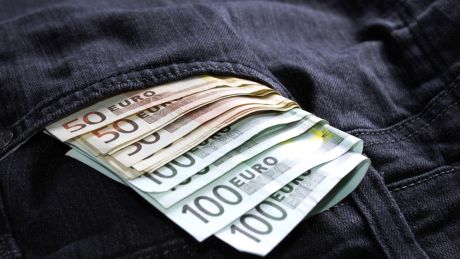 Για τους 300 βουλευτές δεν υπάρχει πρόβλημα φοροδιαφυγής