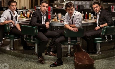 Οι Arctic Monkeys έχουν το κάτι τις παραπάνω ροκ συνέχειας και διαχρονικότητας στο σήμερα