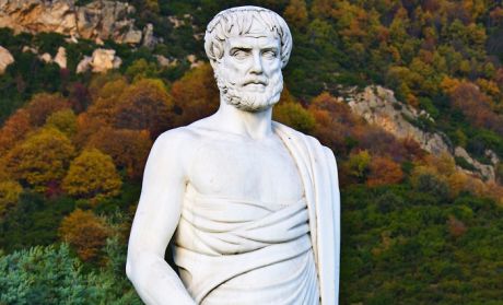 Αριστοτέλης: «Η ευτυχία δε βρίσκεται στα πλούτη αλλά στην ηρεμία της ψυχής»
